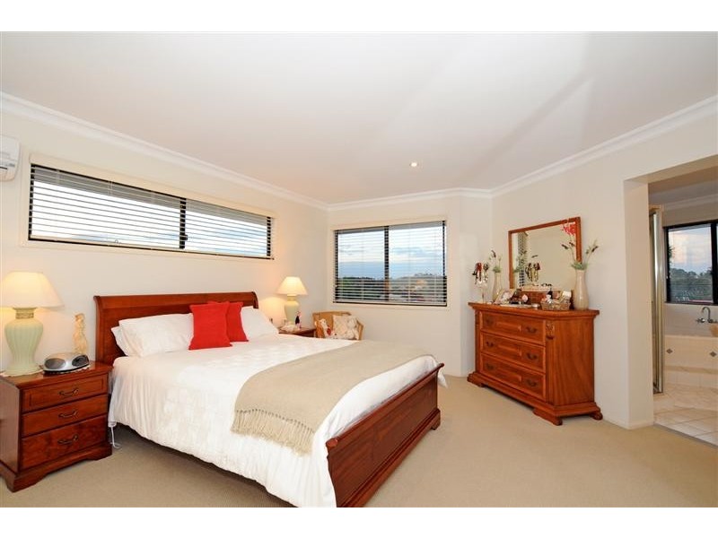 6 Taun Court, Albany Creek QLD 4035