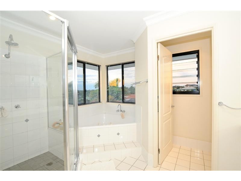 6 Taun Court, Albany Creek QLD 4035