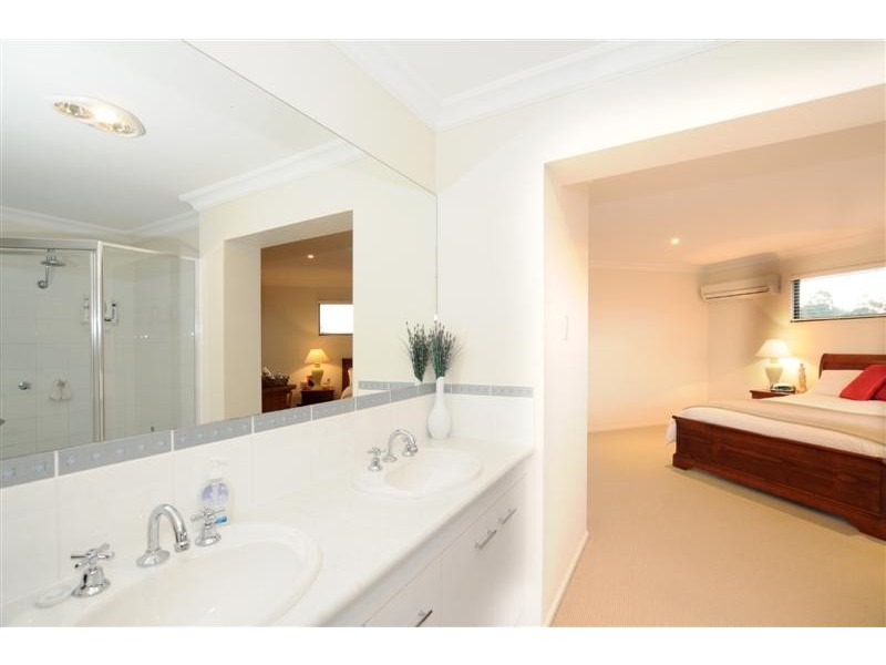 6 Taun Court, Albany Creek QLD 4035