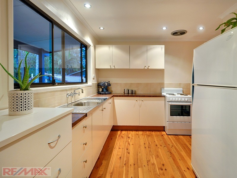 16 KILLARA CR, Petrie QLD 4502