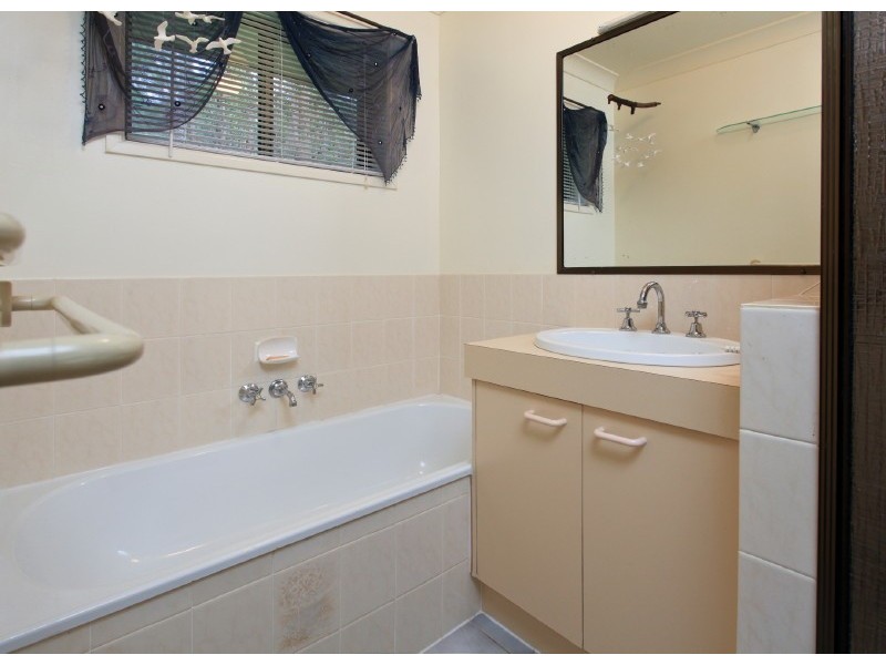 14 Buranda Road, Clear Mountain QLD 4500