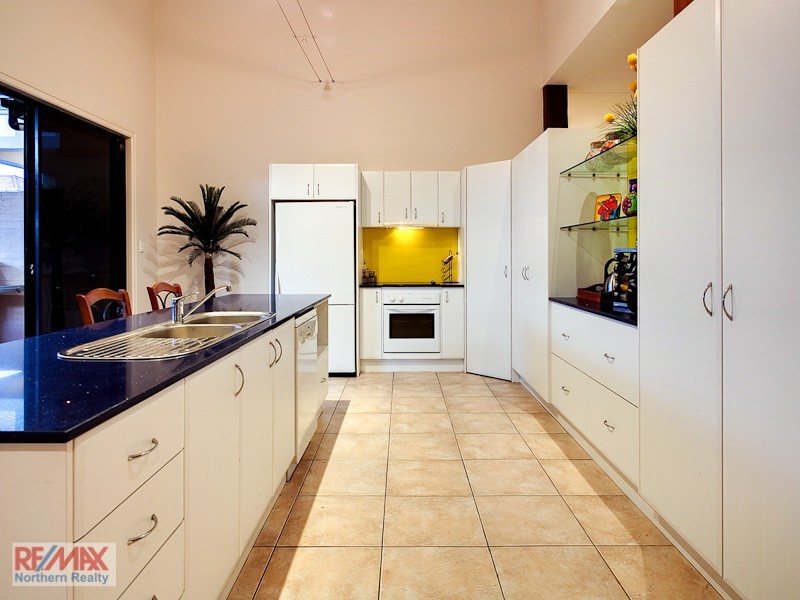 8 Meranti Crescent, Albany Creek QLD 4035