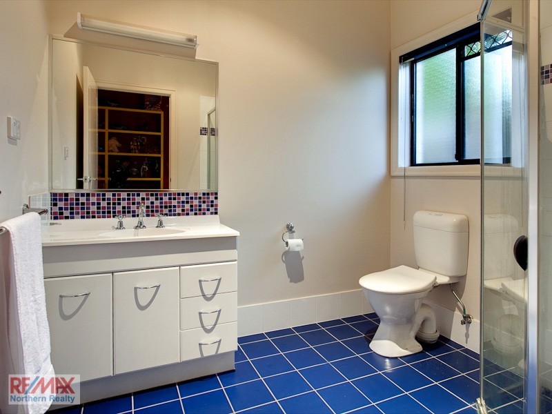 8 Meranti Crescent, Albany Creek QLD 4035