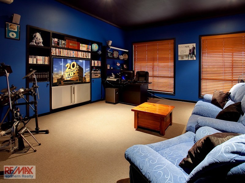 8 Meranti Crescent, Albany Creek QLD 4035