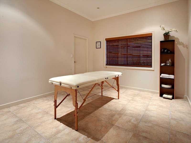 8 Meranti Crescent, Albany Creek QLD 4035