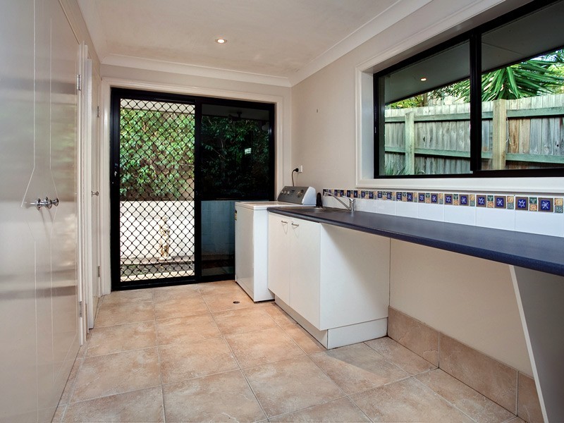 8 Meranti Crescent, Albany Creek QLD 4035