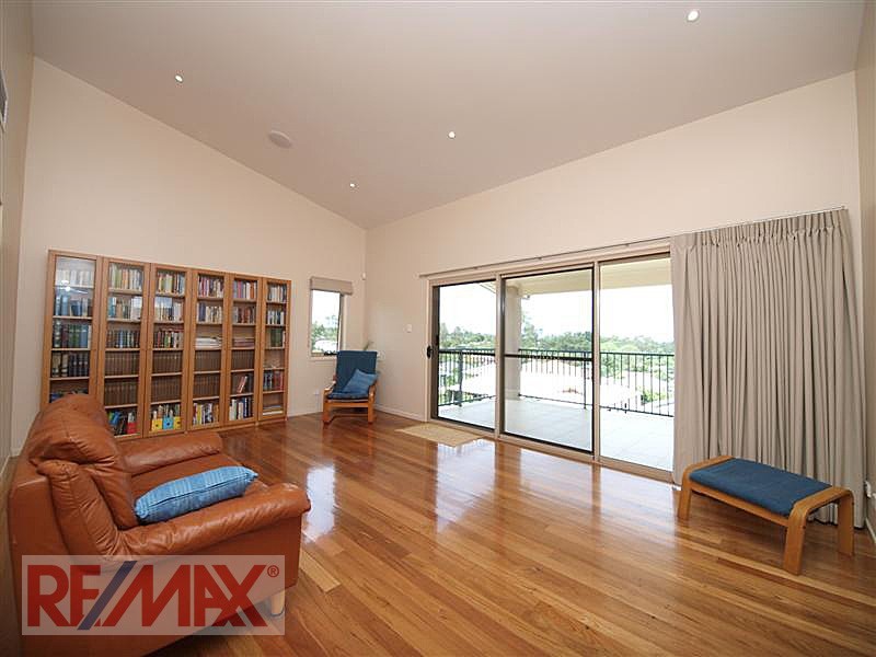 8 Tivoli Place, Ferny Grove QLD 4055