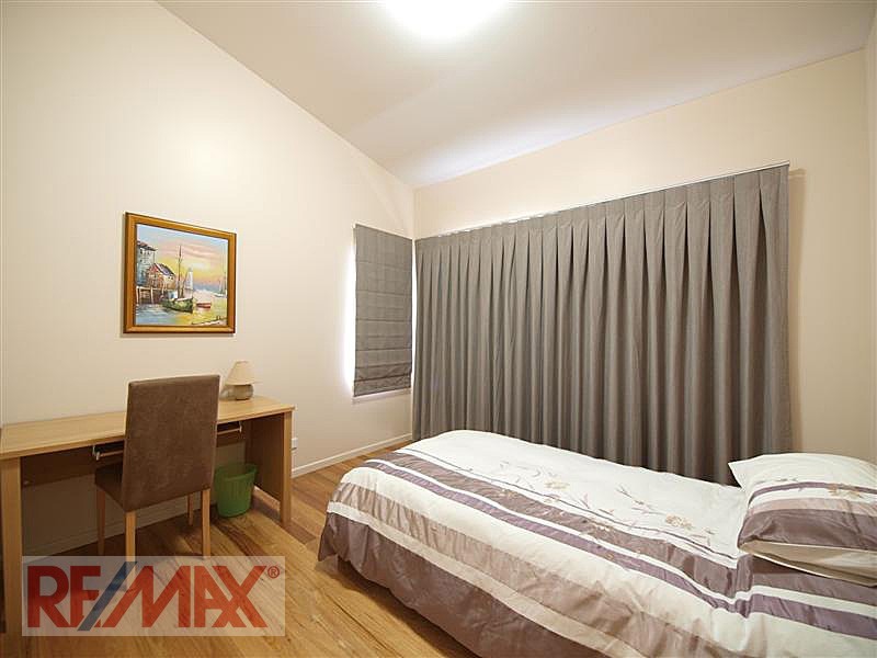 8 Tivoli Place, Ferny Grove QLD 4055