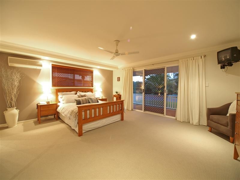 1  Ashleigh Court, Eatons Hill QLD 4037