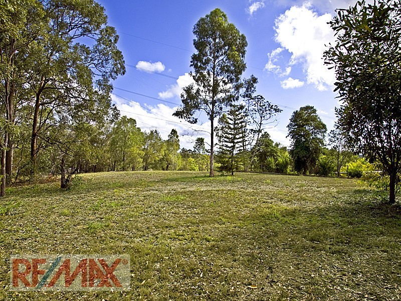 8 Quarrion, Warner QLD 4500