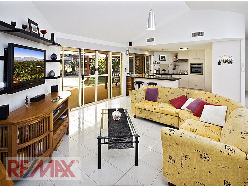 8 Quarrion, Warner QLD 4500