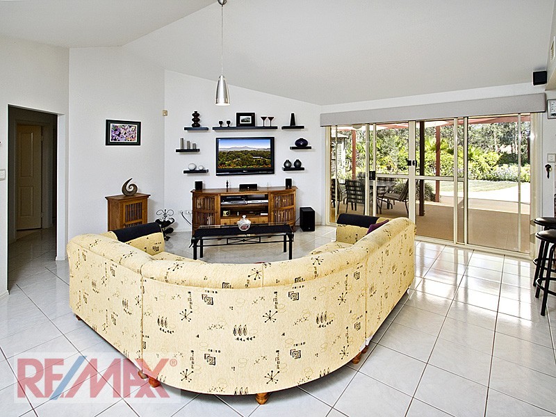 8 Quarrion, Warner QLD 4500