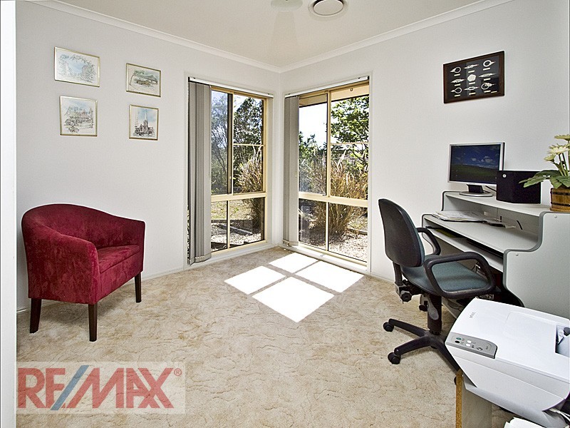 8 Quarrion, Warner QLD 4500