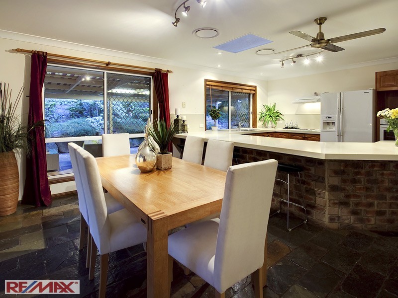 70 Cashmere Lane, Cashmere QLD 4500