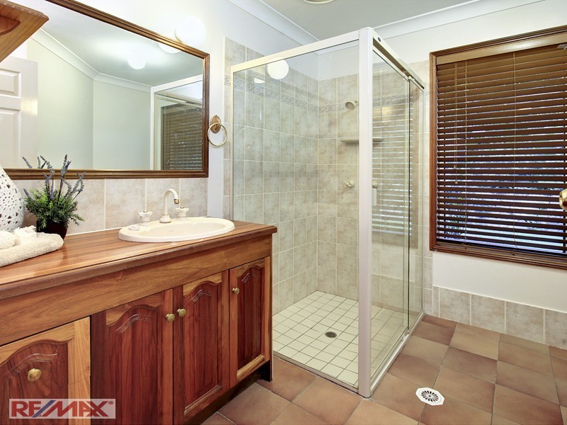 70 Cashmere Lane, Cashmere QLD 4500