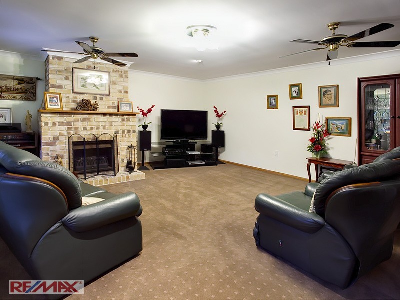 2 Ceratodus Ct, Lawnton QLD 4501