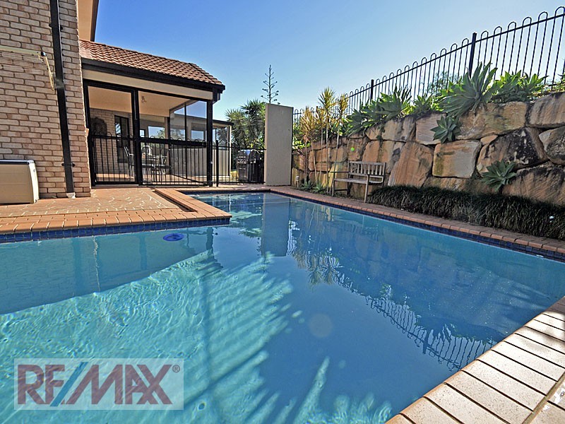 16 Snow Wood Drive, Eatons Hill QLD 4037