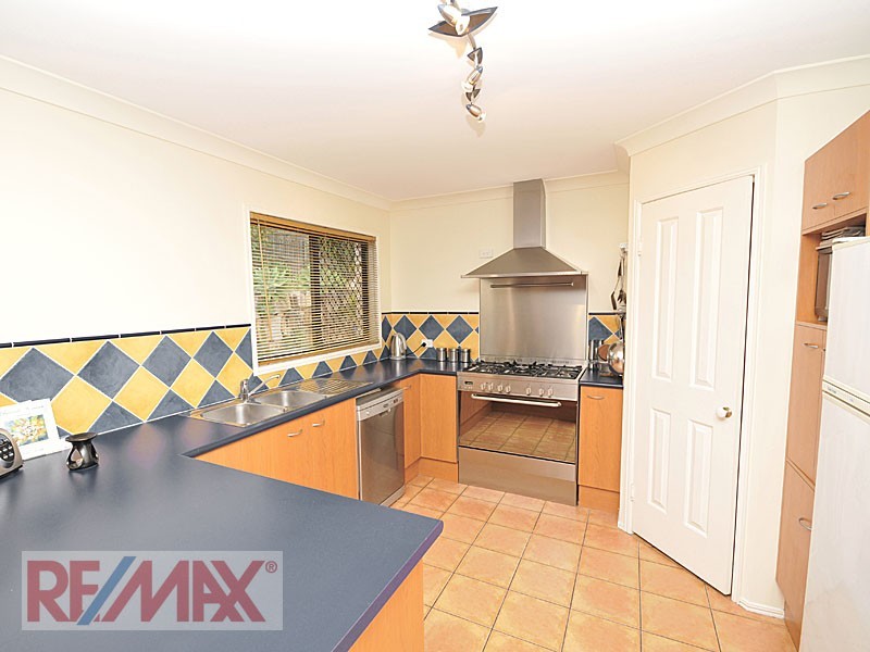 16 Snow Wood Drive, Eatons Hill QLD 4037