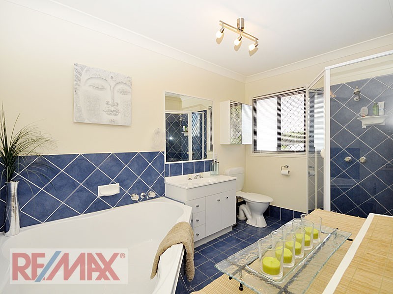 16 Snow Wood Drive, Eatons Hill QLD 4037