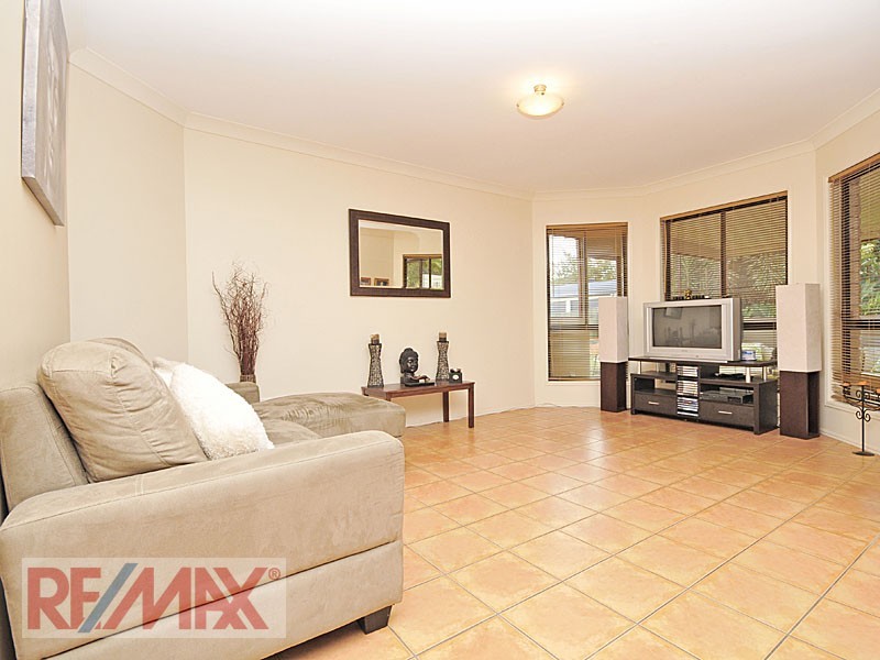 16 Snow Wood Drive, Eatons Hill QLD 4037