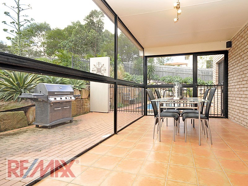 16 Snow Wood Drive, Eatons Hill QLD 4037