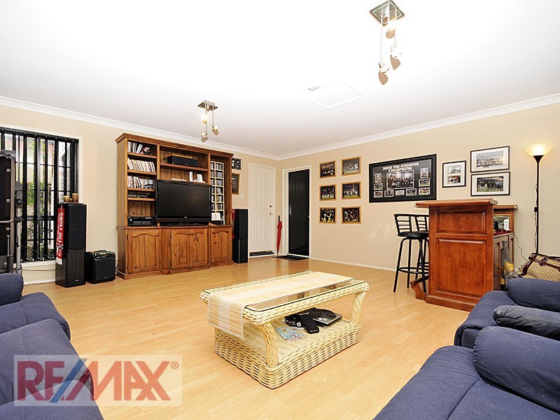 16 Snow Wood Drive, Eatons Hill QLD 4037