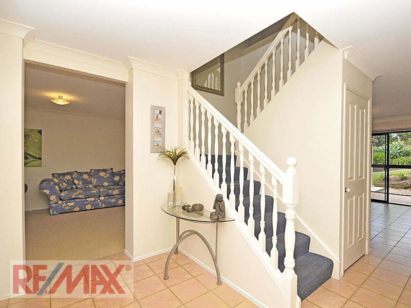 16 Snow Wood Drive, Eatons Hill QLD 4037