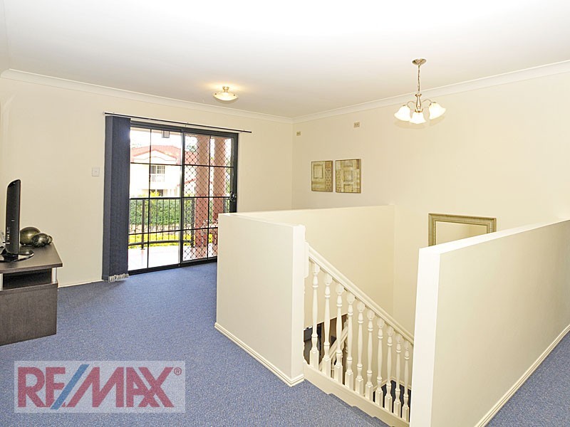 16 Snow Wood Drive, Eatons Hill QLD 4037