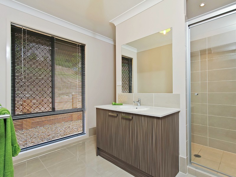 3 HARRISON ST, Cashmere QLD 4500