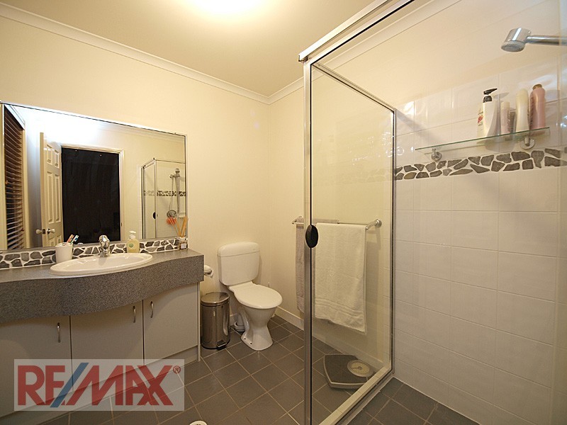 11 Meranti Crescent, Albany Creek QLD 4035