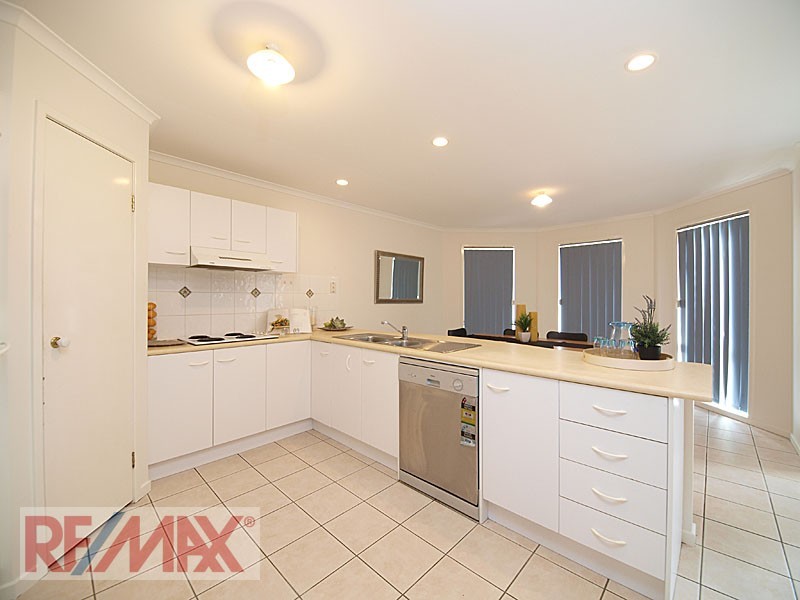 8 TEATREE CRT, Warner QLD 4500