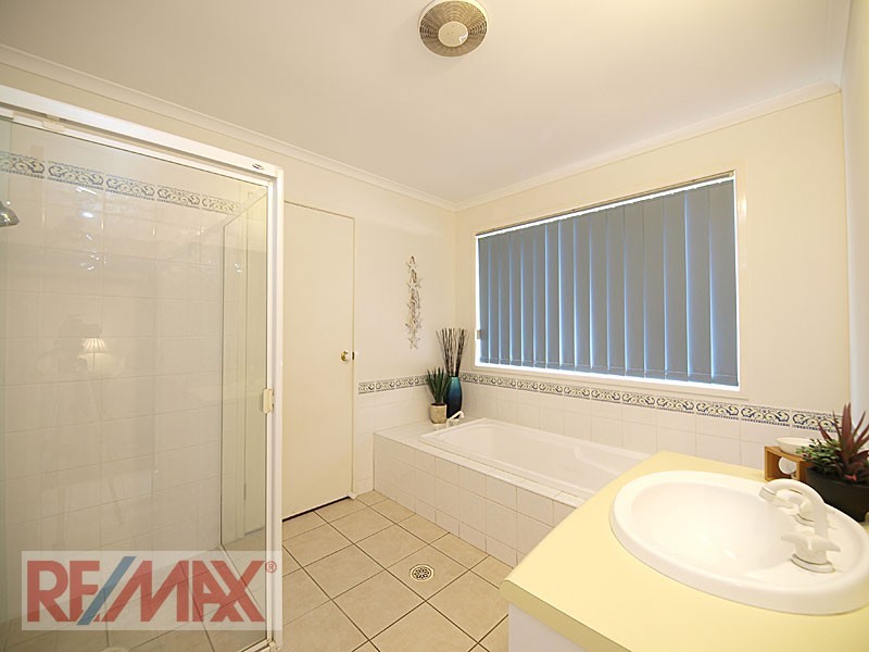 8 TEATREE CRT, Warner QLD 4500