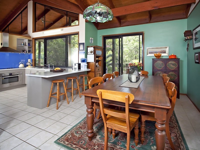 51 Drapers Road, Eatons Hill QLD 4037