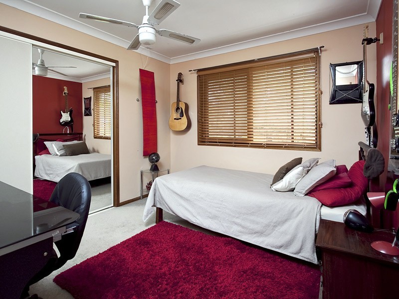 51 Drapers Road, Eatons Hill QLD 4037