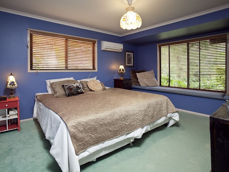 51 Drapers Road, Eatons Hill QLD 4037