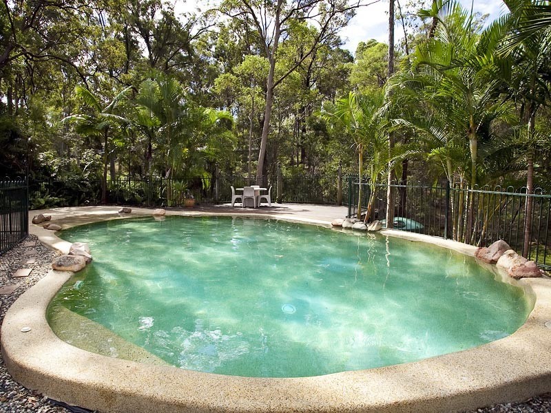 51 Drapers Road, Eatons Hill QLD 4037