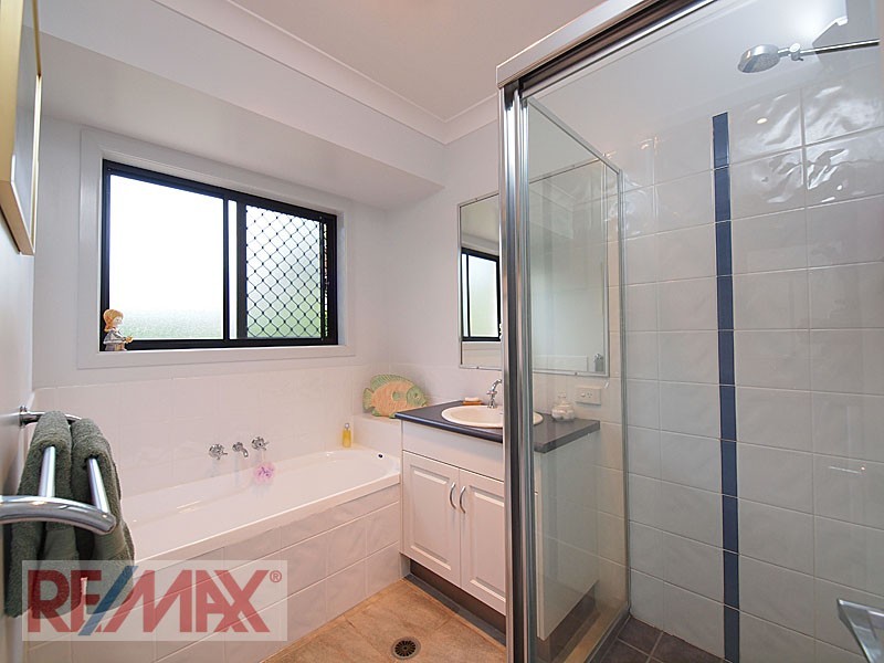 99 LEITCHS RD, Albany Creek QLD 4035