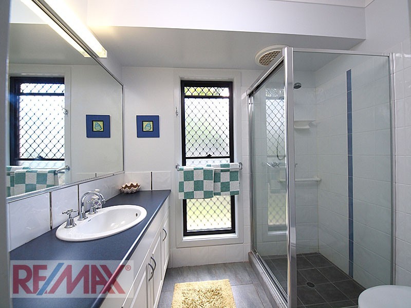 99 LEITCHS RD, Albany Creek QLD 4035