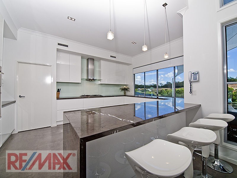 88 Corvus Dve, Cashmere QLD 4500