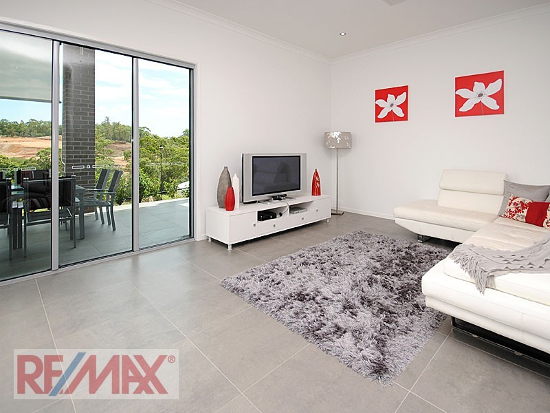 88 Corvus Dve, Cashmere QLD 4500