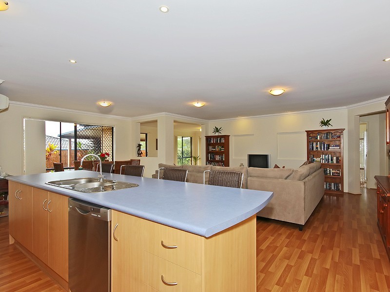 11 BOOBOOK CT, Cashmere QLD 4500