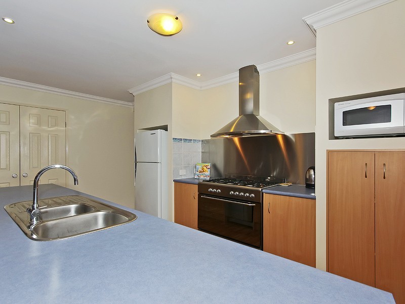 11 BOOBOOK CT, Cashmere QLD 4500