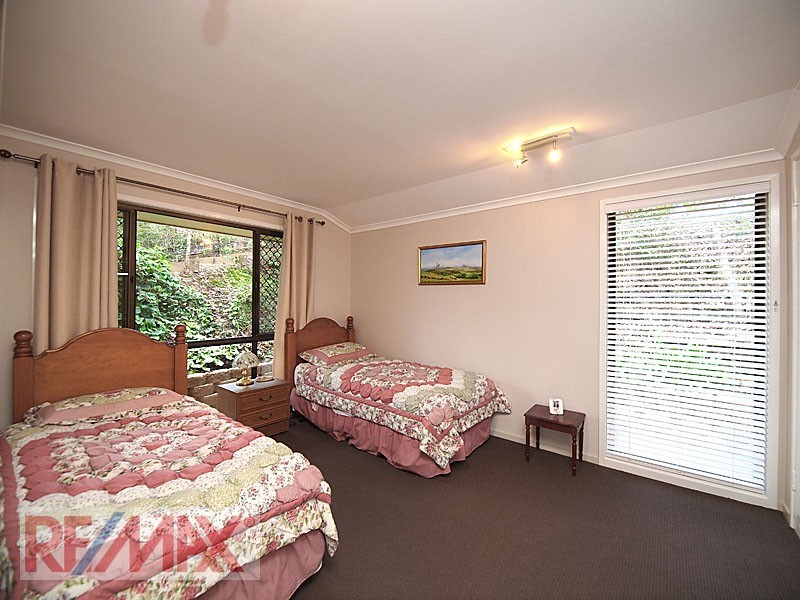 3 SOMERS ST, Cashmere QLD 4500
