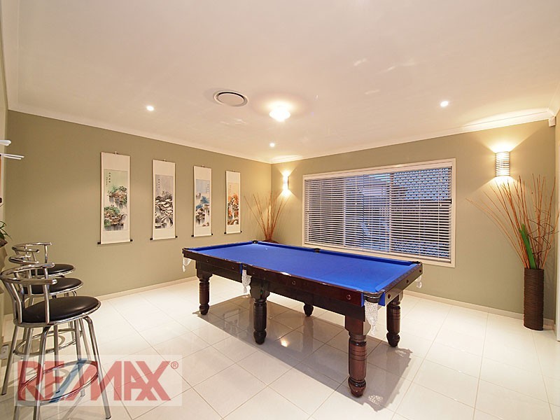 7 Crossing Drive, Eatons Hill QLD 4037