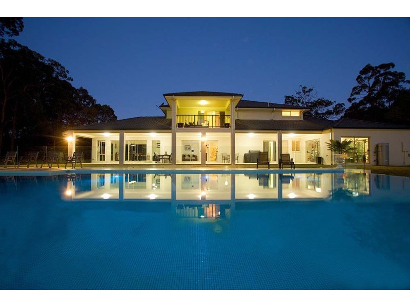 16 Priestley Road, Bridgeman Downs QLD 4035