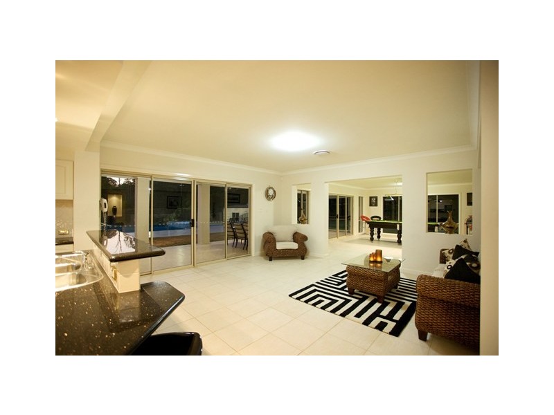 16 Priestley Road, Bridgeman Downs QLD 4035