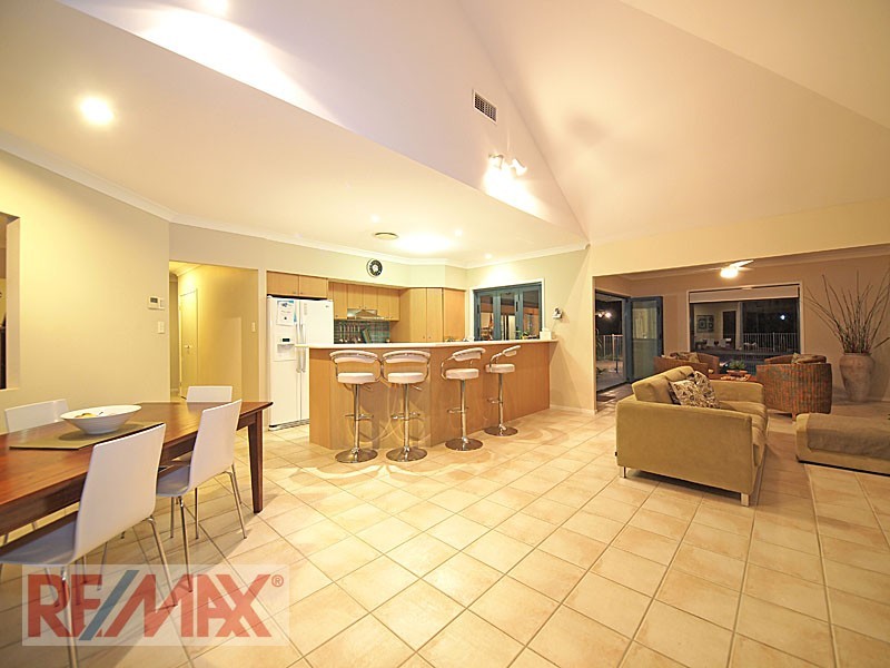 5 Torwood Court, Ferny Hills QLD 4055