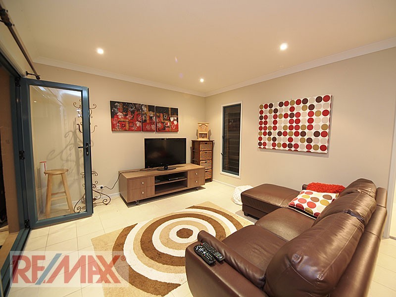 5 Torwood Court, Ferny Hills QLD 4055