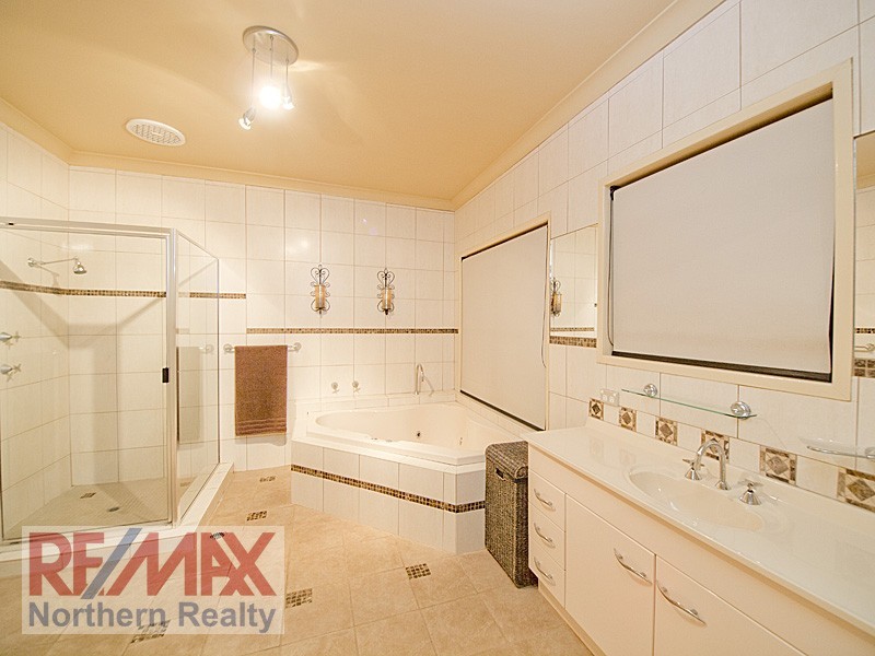 10 Pauli Ct, Warner QLD 4500