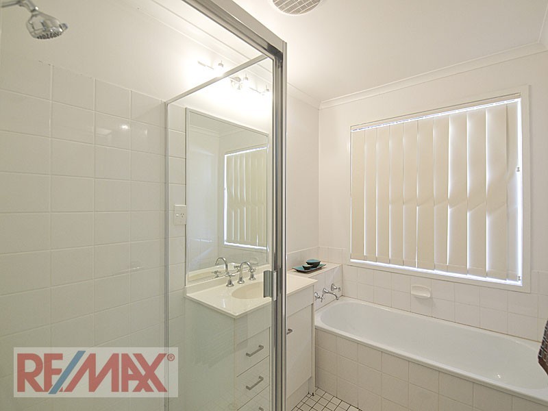 4 Pegasus Avenue, Eatons Hill QLD 4037